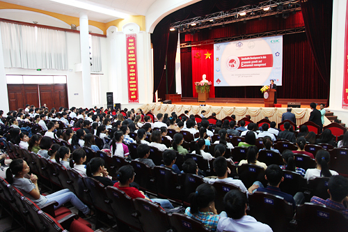 GPAC 2014 with participation of more than 120 international lecturers and students together with 80 Vietnam’s lecturers and students