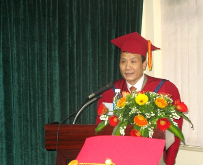 PGS.TS Nguyễn Hồng Sơn - Phó hiệu trưởng Trường ĐHKT phát biểu tại buổi lễ.