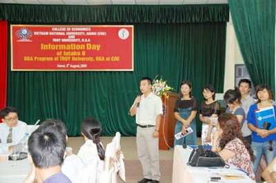 Cựu sinh viên Nguyễn Hoàng Linh cởi mở chia sẻ kinh nghiệm học tập và làm việc cho các ứng viên